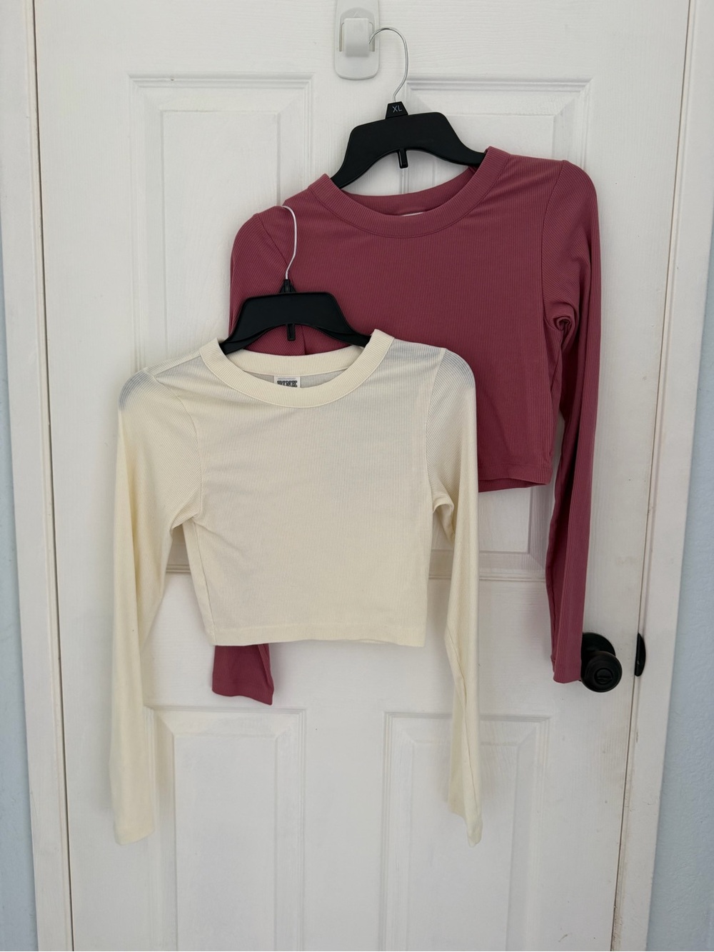 Lot of 2 Victoria’s Secret PINK Ribbed Long Sleeve Crop Top Cream & Mauve Small